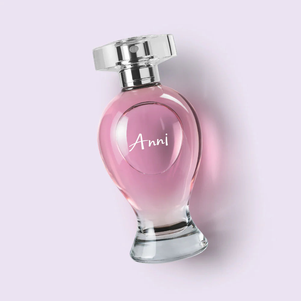 Perfume Anni Eau de Toilette feminino frasco rosa elegante com fundo rosa