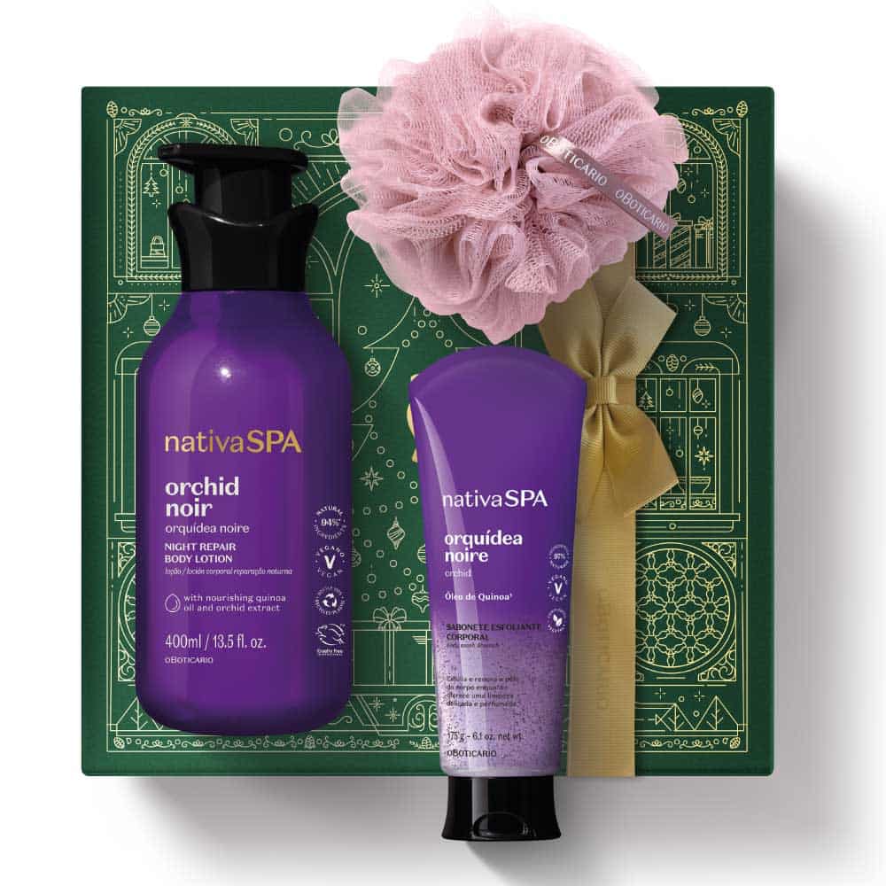 Kit de Natal Nativa SPA Orquídea Noire do oBoticário — caixa verde com laço dourado, frascos roxos da linha Orquídea Noire, loção corporal, sabonete esfoliante e esponja de banho.