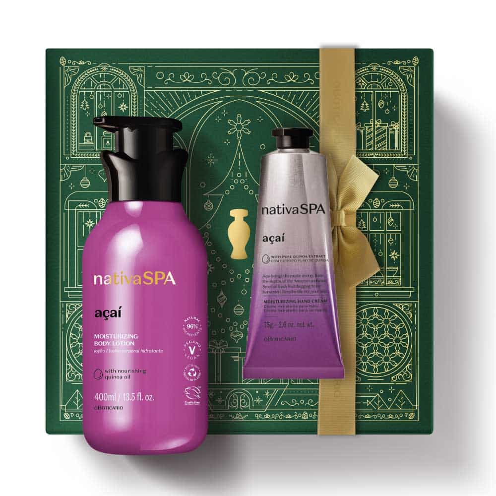 Kit de Natal Nativa SPA Açaí com loção corporal hidratante e creme de mãos, apresentados em caixa verde decorada com fita dourada e esponja de banho.