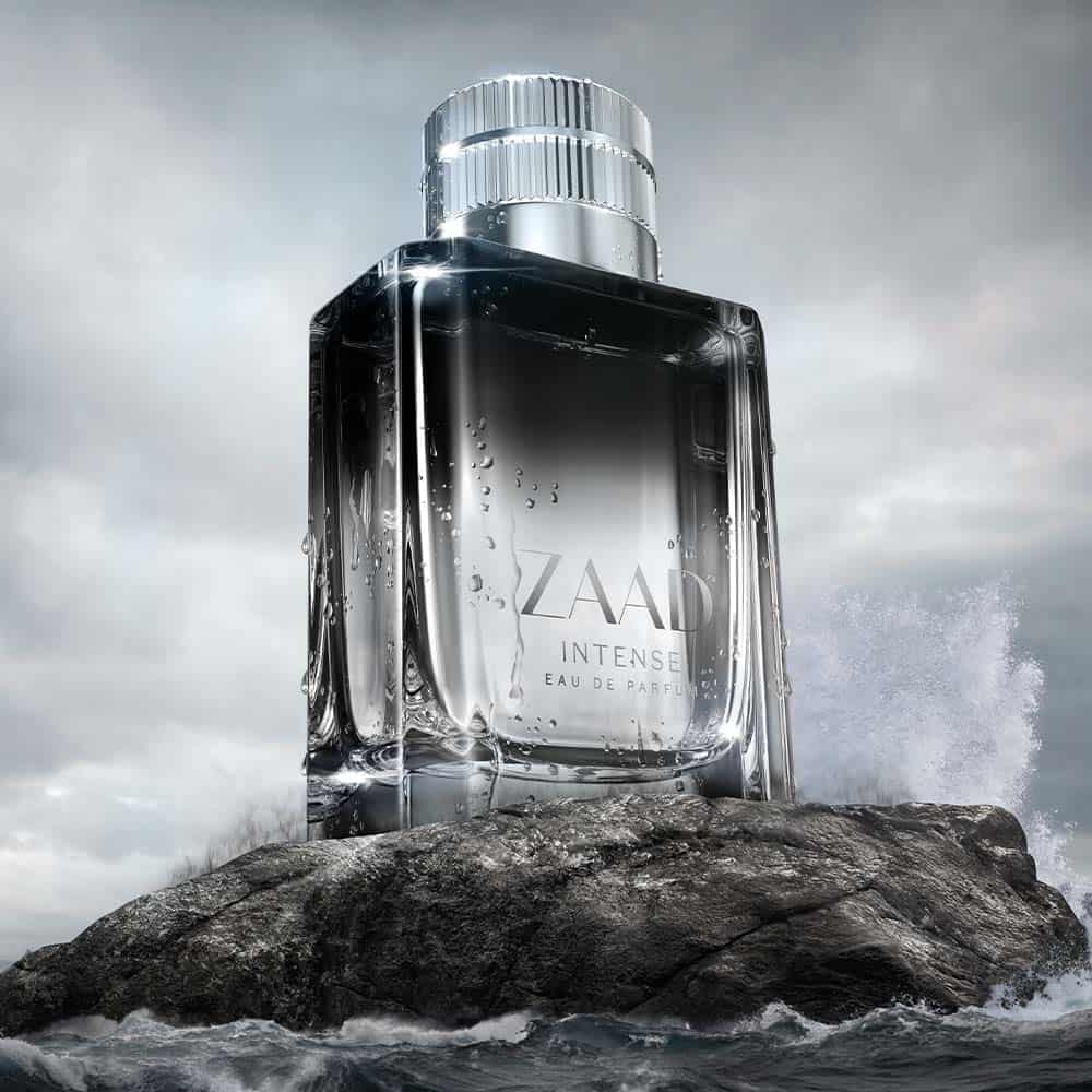Zaad Intense Eau de Parfum perfume masculino amadeirado fresco com bergamota, sândalo e driftwood sobre rocha junto ao mar