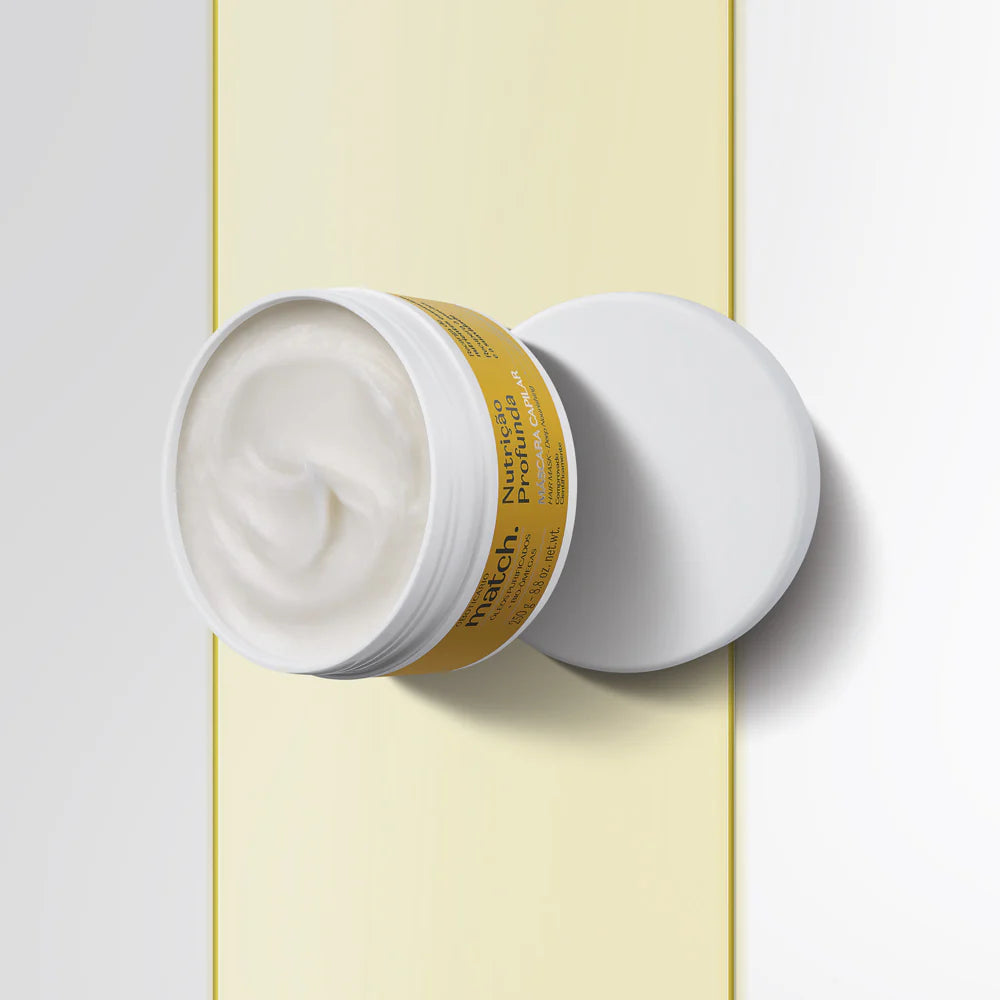 Textura cremosa da máscara capilar Match Nutrição Profunda