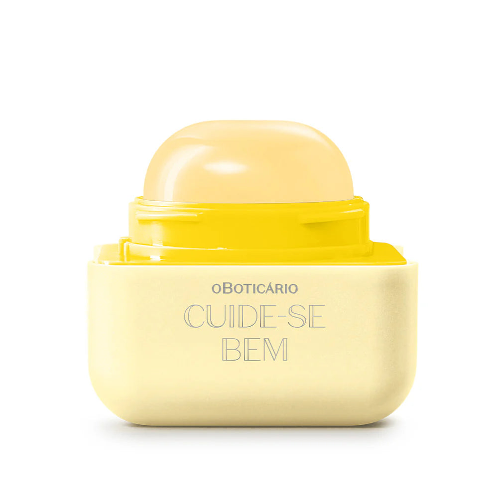 Hidratante labial banana Cuide-se Bem textura cremosa