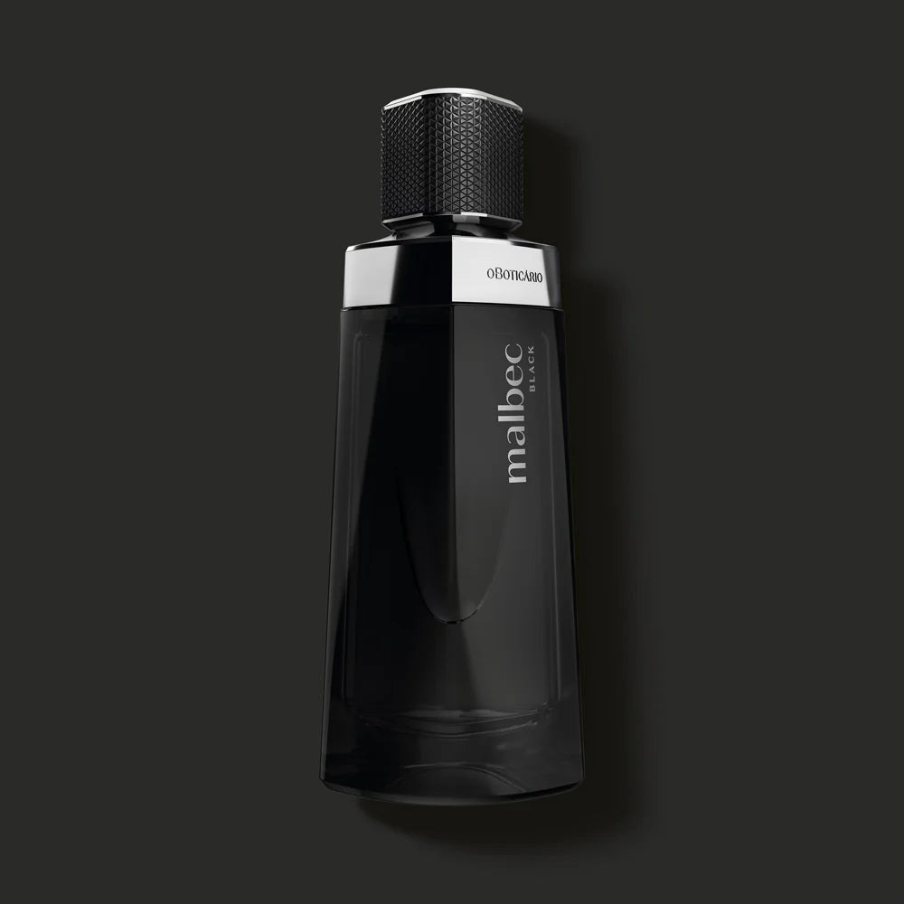 Malbec Black oBoticário em fundo escuro destacando o design elegante do frasco.