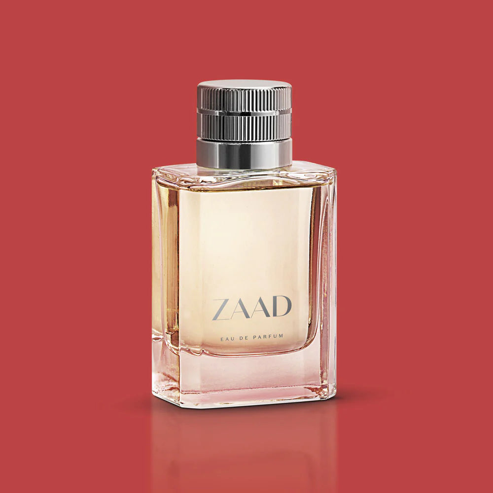 Frasco de Zaad Eau de Parfum perfume masculino amadeirado fresco com notas de bergamota, cedro e sândalo para uso diário