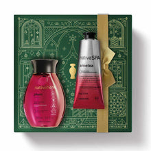 Kit de Natal Nativa SPA Óleo Ameixa do oBoticário — caixa verde com laço dourado, frascos vermelhos da linha Ameixa e creme de mãos prateado.