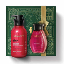 Kit de Natal Nativa SPA Óleo Ameixa do oBoticário — caixa verde com laço dourado, frascos vermelhos da linha Ameixa, loção corporal e óleo hidratante.
