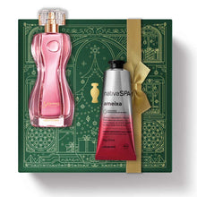 Kit de Natal oBoticário Glamour + Ameixa — caixa verde com laço dourado, perfume rosa e creme de mãos ameixa, presente feminino elegante e vibrante.